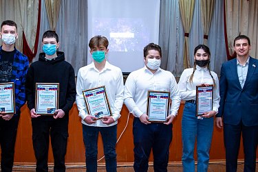 Депутат встретился со студентами